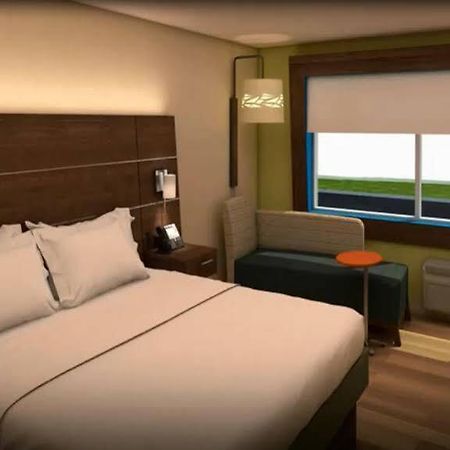 Holiday Inn Express & Suites Брентууд Екстериор снимка